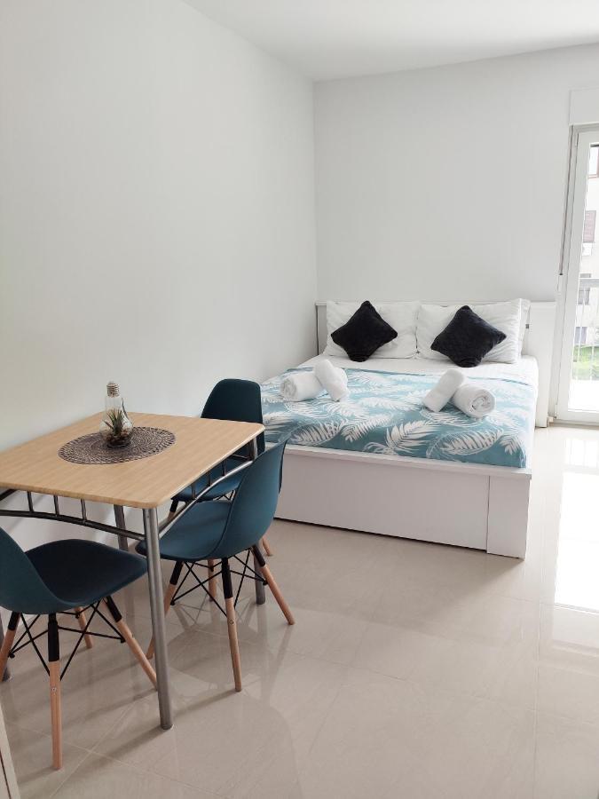 White Studio Apartman Пула Экстерьер фото